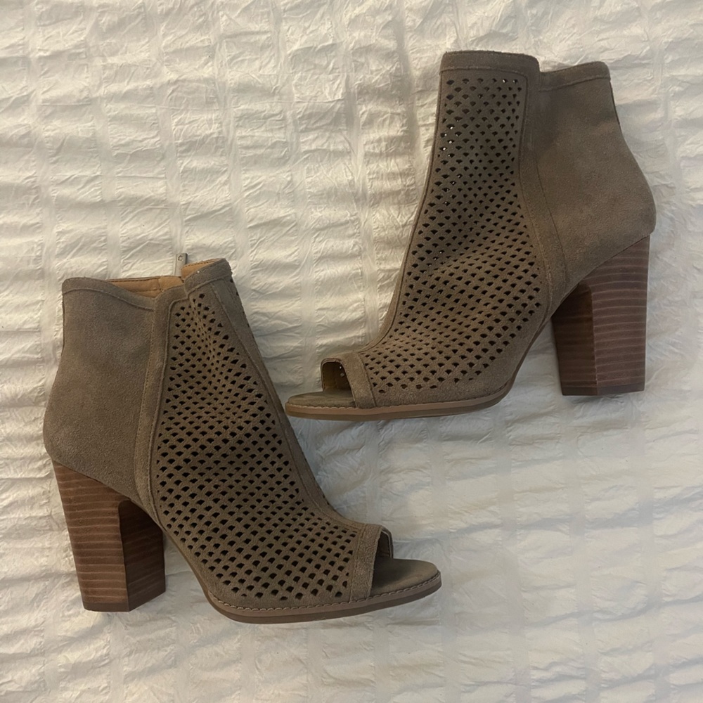 Size 9.5 Lucky Brand Booties